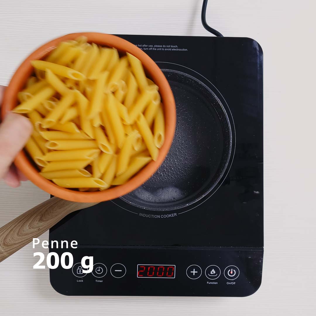 Öntsd bele a 200 g pennét – Paradicsomos tészta
