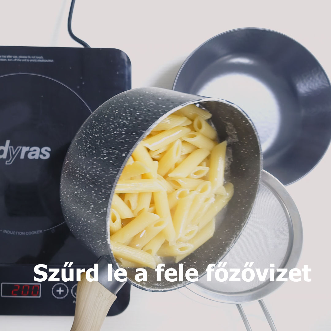 Öntsd le a főzővíz felét. – Paradicsomos tészta